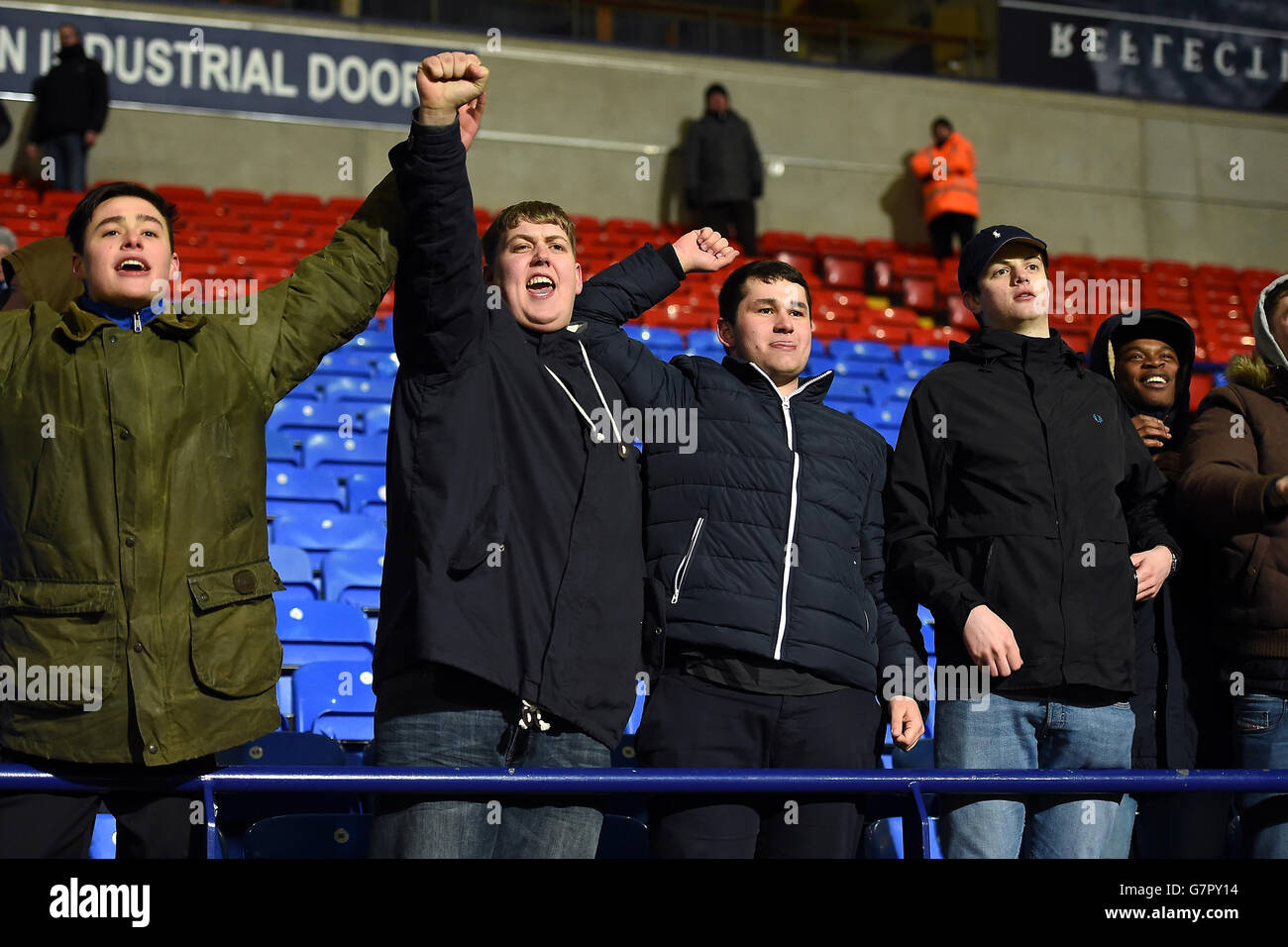 Calcio - Sky Bet Championship - Bolton Wanderers v Reading - Macron Stadium. Gli appassionati di lettura negli stand del Macron Stadium Foto Stock