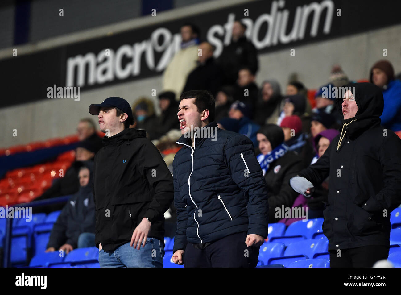 Calcio - Sky Bet Championship - Bolton Wanderers v Reading - Macron Stadium. Gli appassionati di lettura negli stand del Macron Stadium Foto Stock