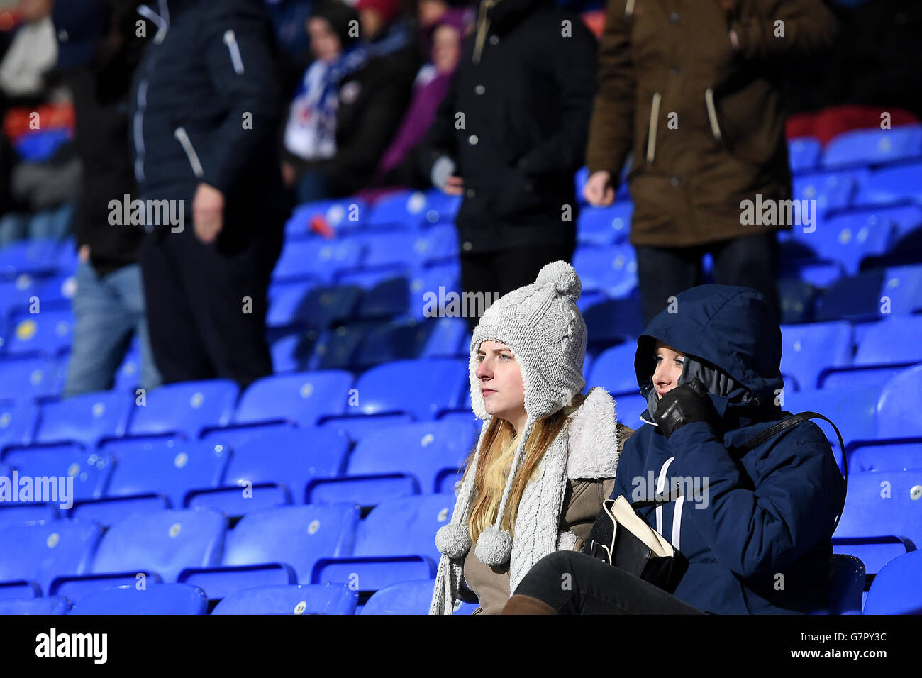 Calcio - Sky Bet Championship - Bolton Wanderers v Reading - Macron Stadium. Gli appassionati di lettura negli stand del Macron Stadium Foto Stock