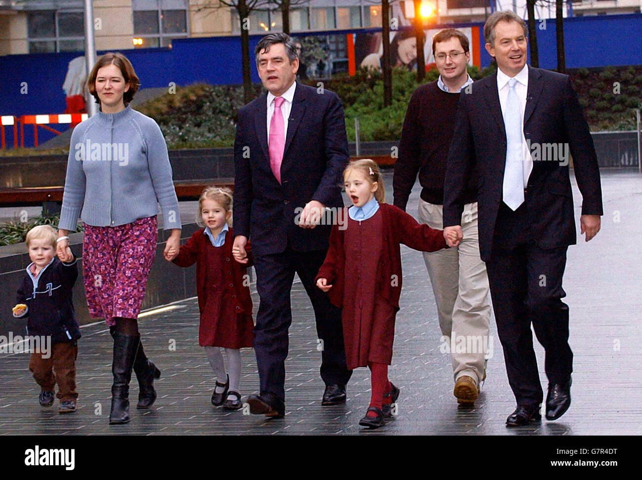 Tony Blair e Gordon Brown incontrano attivisti del Partito laburista a Battersea. Foto Stock