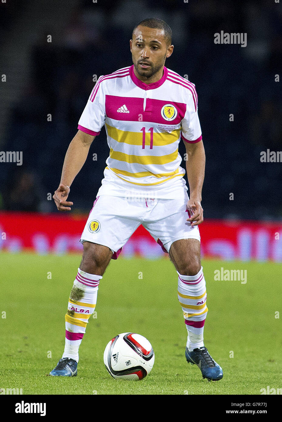 Scotland's Ikechi Anya durante l'International friendly a Hampden Park, Glasgow. PREMERE ASSOCIAZIONE foto. Data immagine: Mercoledì 25 marzo 2015. Scopri la storia di calcio della Pennsylvania Scotland. Il credito fotografico dovrebbe essere: Kirk o'Rourke/PA Wire. RESTRIZIONI: L'uso è soggetto a limitazioni. . Uso commerciale solo previo consenso scritto della fa scozzese. Per ulteriori informazioni, chiamare il numero +44 (0)1158 447447. Foto Stock