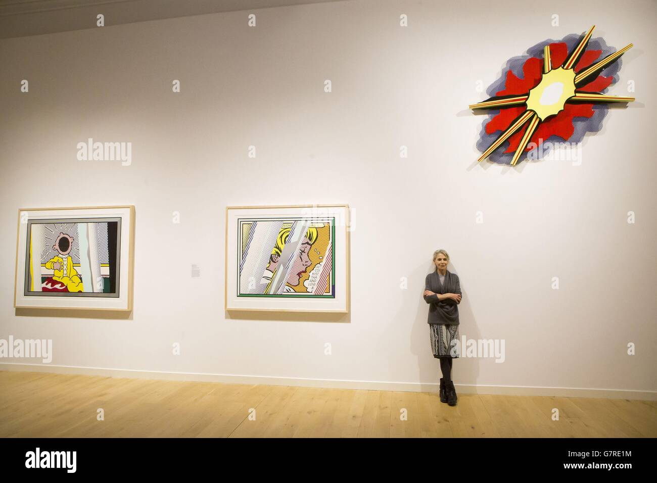 Dorothy Lichtenstein, vedova dell'artista pop americano Roy Lichtenstein, è raffigurata con un'opera di Lichtenstein, parte della mostra "Reflection: A Changing Displays of Contemporary Art" alla Scottish Gallery of Modern Art di Edimburgo. Foto Stock