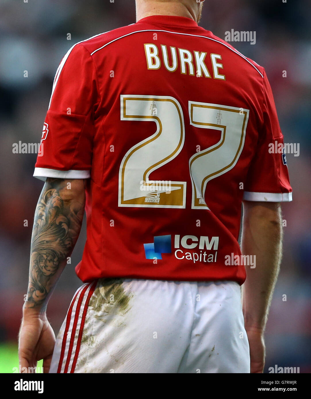 Calcio - Campionato Sky Bet - Nottingham Forest / Middlesbrough - City Ground. Una vista generale del nuovo logo ICM Capital sul retro della camicia Chris Burke di Nottingham Forest Foto Stock