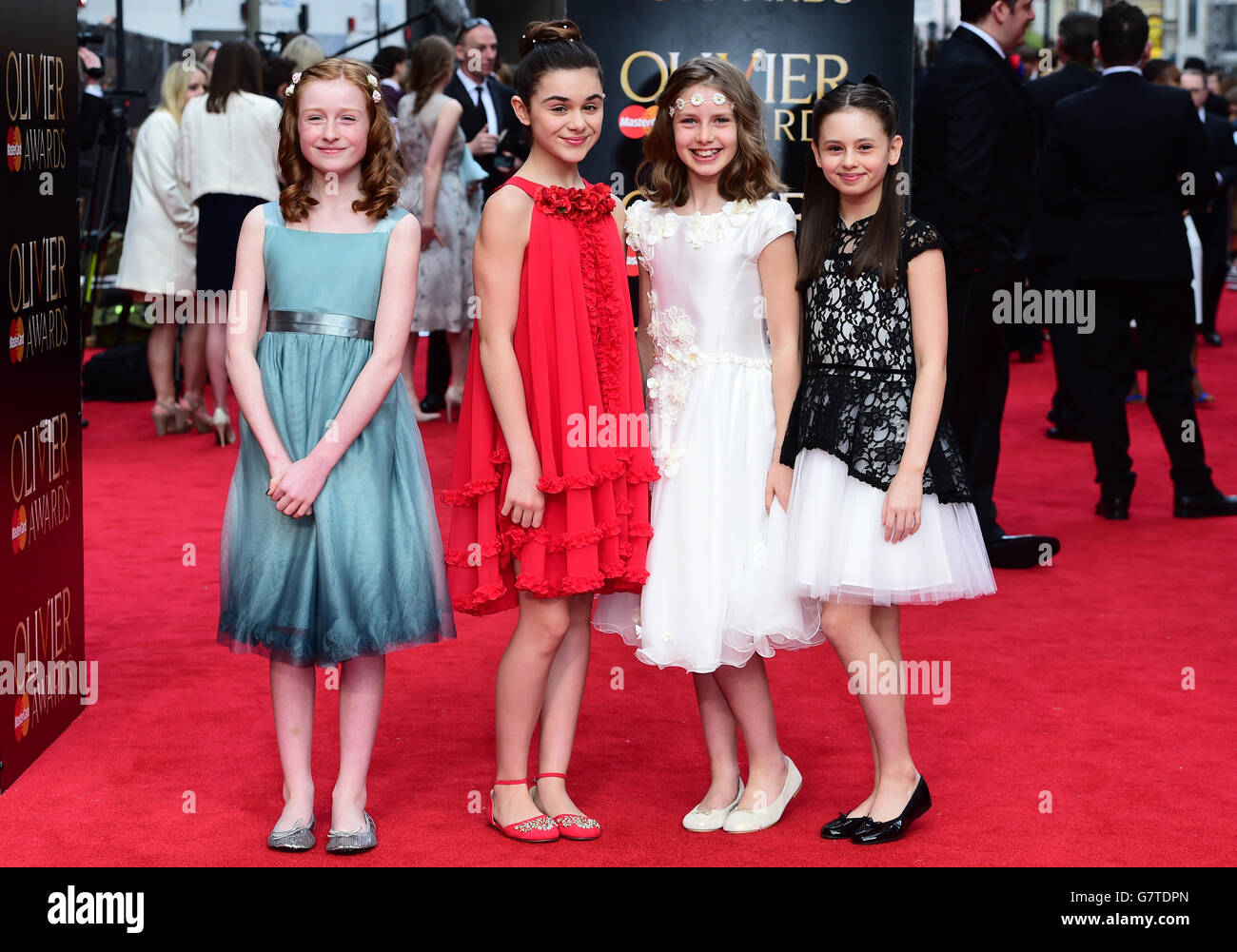 Perdie Hibbins, Isabella Pappa, Zoe Brough e Jaime Adler nominati per la 'migliore attrice in un ruolo di supporto' per la Nether, partecipando ai premi Olivier alla Royal Opera House, nel centro di Londra. PREMERE ASSOCIAZIONE foto. Data immagine: Domenica 12 aprile 2015. Guarda la storia di PA SHOWBIZ Olivier. Il credito fotografico dovrebbe essere: Ian West/PA Wire Foto Stock