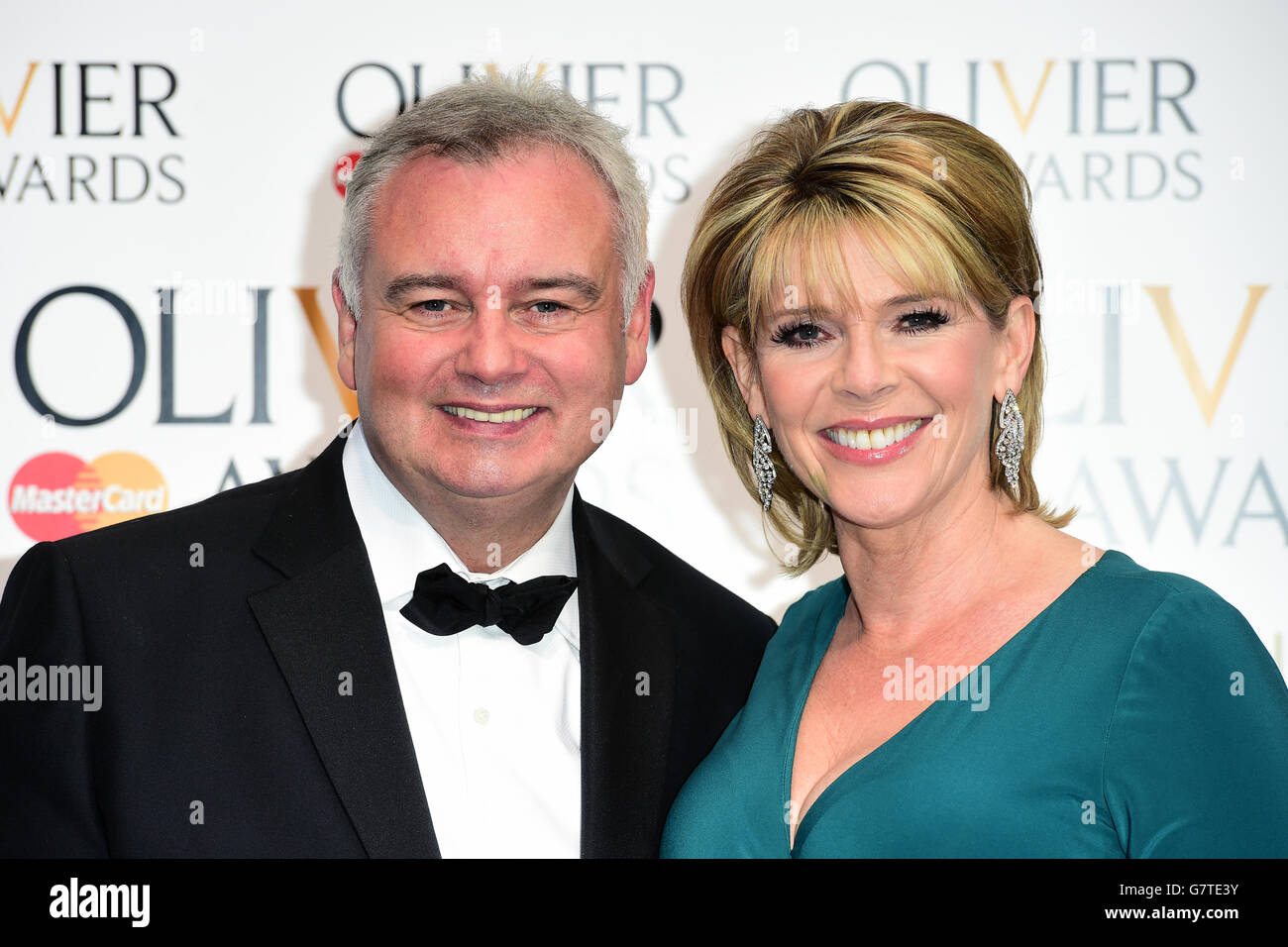 Eamonn Holmes e Ruth Langsford partecipano ai premi Olivier alla Royal Opera House, nel centro di Londra. PREMERE ASSOCIAZIONE foto. Data immagine: Domenica 12 aprile 2015. Guarda la storia di PA SHOWBIZ Olivier. Il credito fotografico dovrebbe essere: Ian West/PA Wire Foto Stock