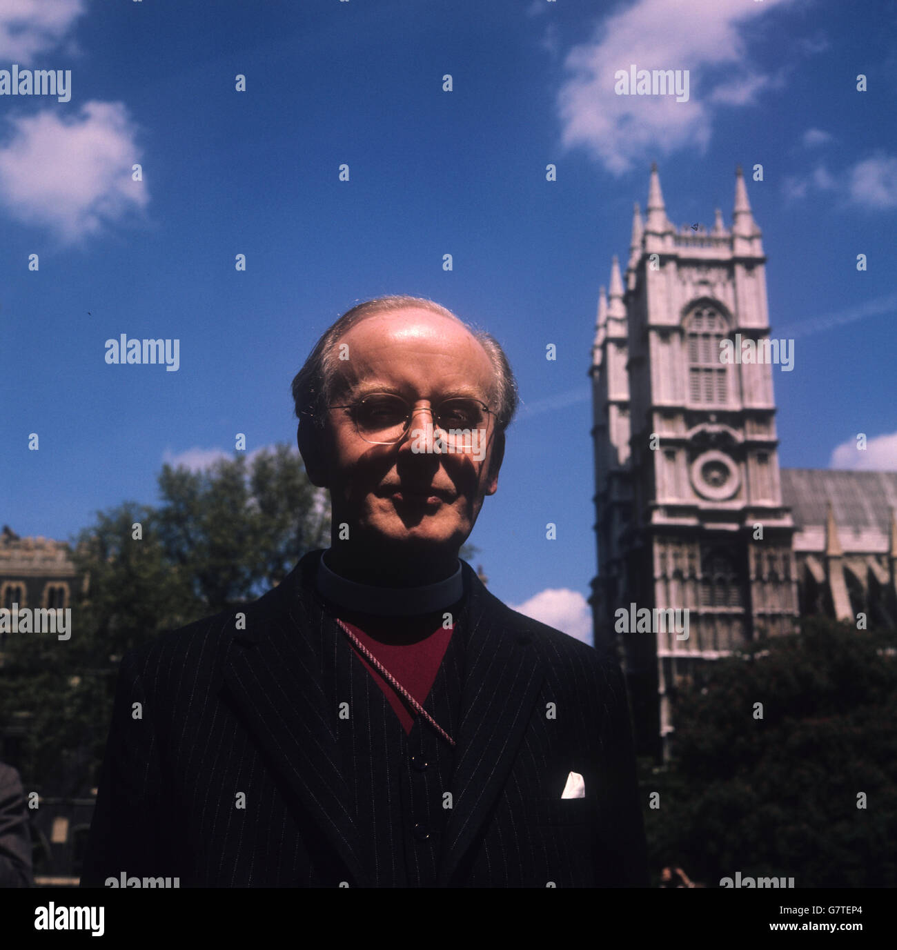 Dr. Donald Coggan, 64 anni, Arcivescovo di York, presso l'Abbazia di Westminster, quando fu nominato il prossimo Arcivescovo di Canterbury, per succedere al Dr. Michael Ramsey. Foto Stock