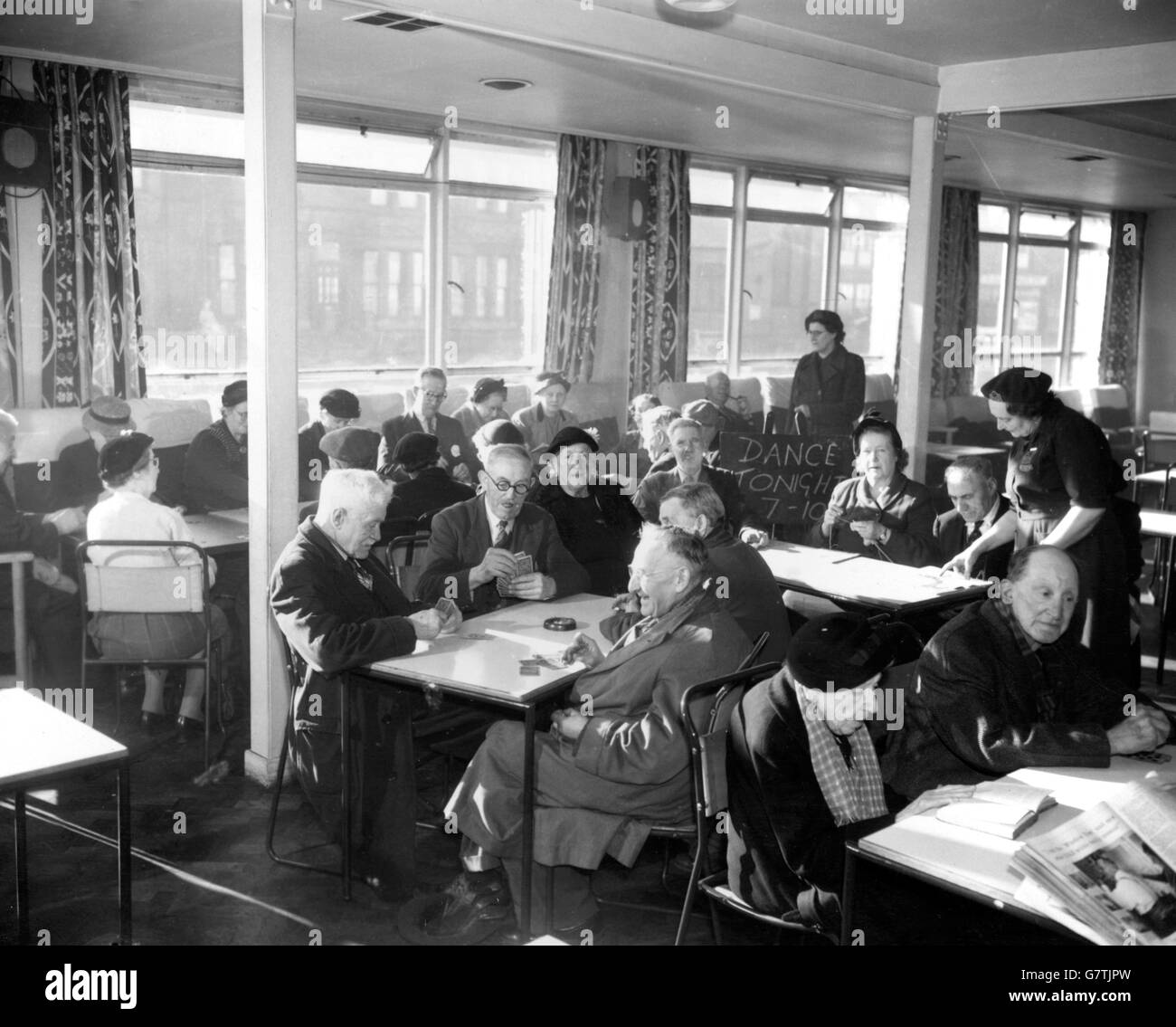 Il WVS aiuta gli anziani al memoriale di Re Giorgio VI club Foto Stock