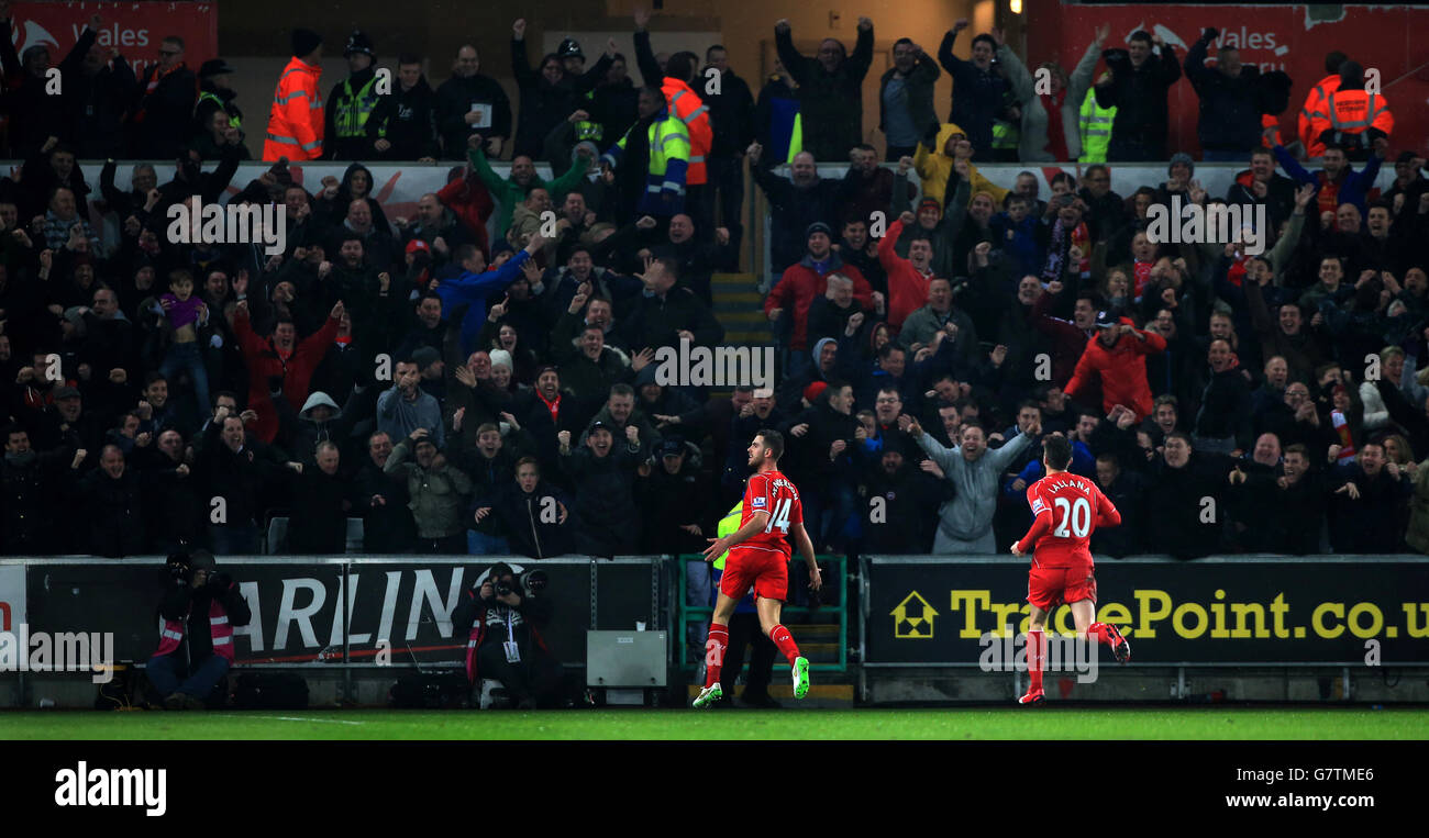 Jordan Henderson di Liverpool festeggia il raggiungimento del traguardo nel 1.0 Away vince a Swansea City Foto Stock