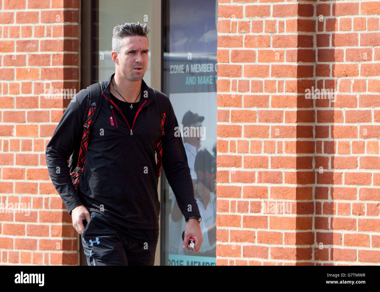 Kevin Pietersen di Surrey lascia l'allenamento al Kia Oval, Londra. Foto Stock