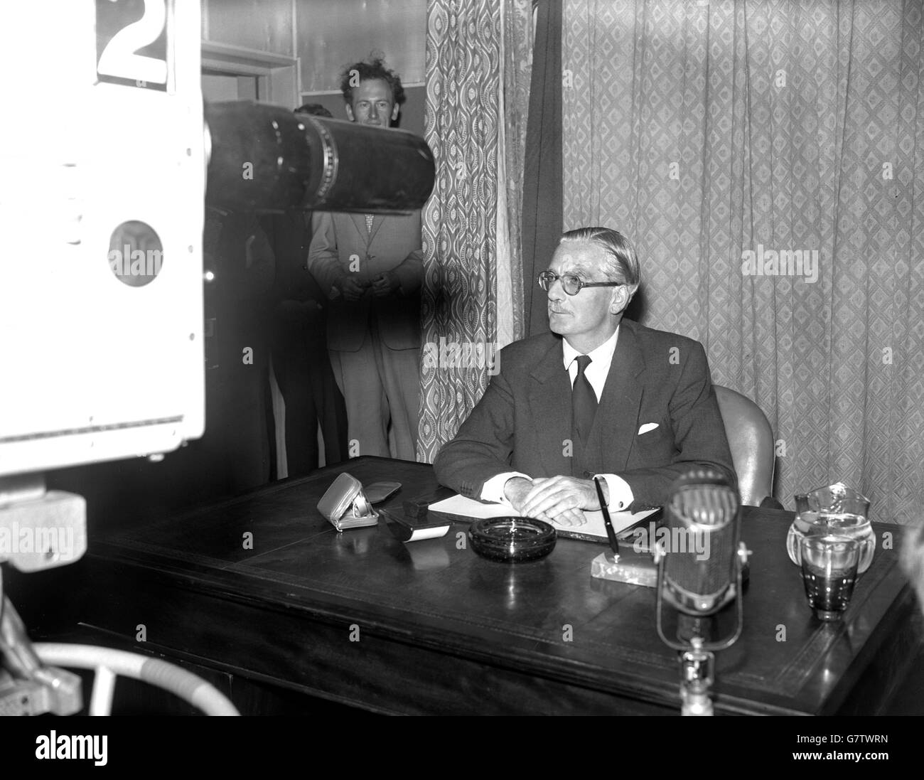 Politica - Sir Anthony Eden - Canale di Suez crisi - BBC Lime Grove Studios di Londra Foto Stock