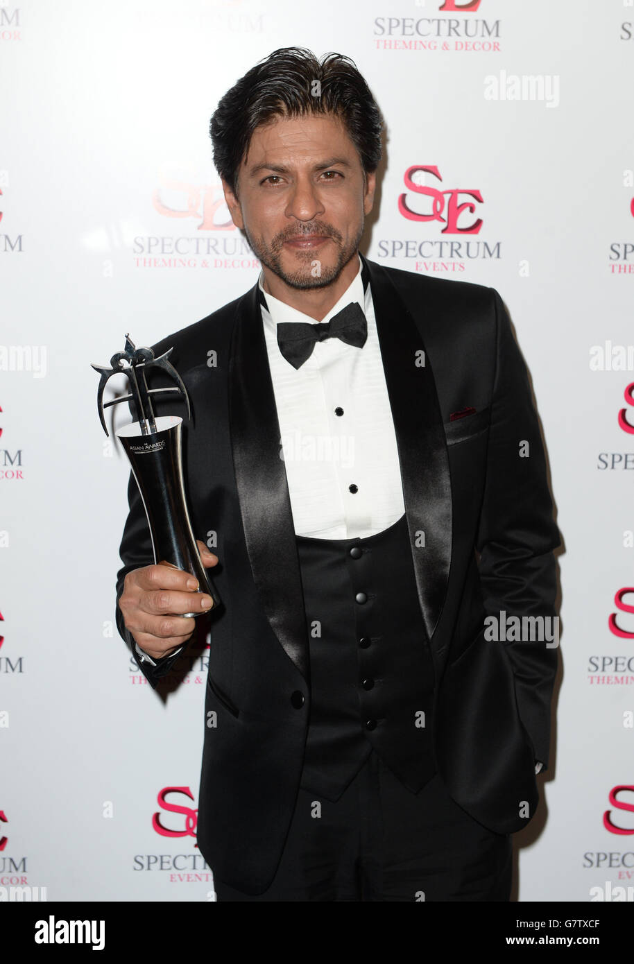 Shah Rukh Khan con i suoi eccezionali successi nel cinema ai British Asian Awards 2015 al Grosvenor House Hotel di Londra. Foto Stock