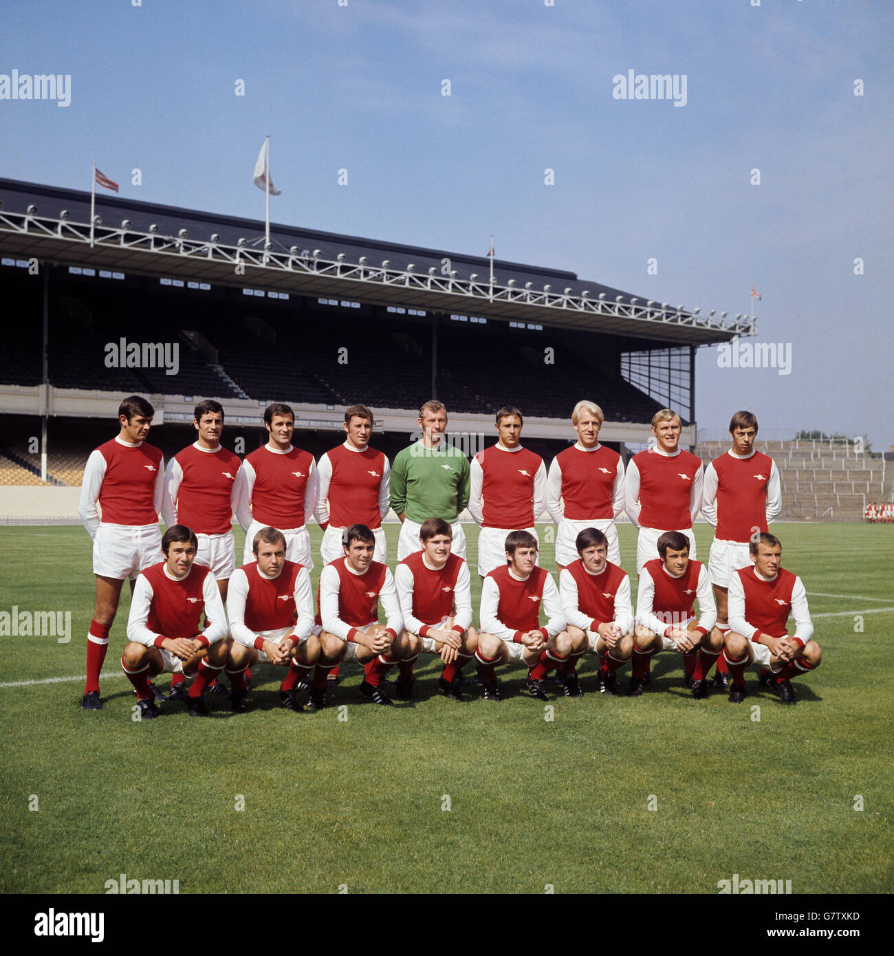 Prima squadra Arsenal 1969-70: (Prima fila, l-r) Peter Simpson, Frank McLintock, George Graham, Terry Neill, Bob Wilson, John Radford, Ian Ure, John Roberts, Charlie George; (prima fila, l-r) Jon Sammels, David Court, Bobby Gould, Pat Rice, Jimmy Robson, George, McArmand, George, George, McArmand Story Foto Stock