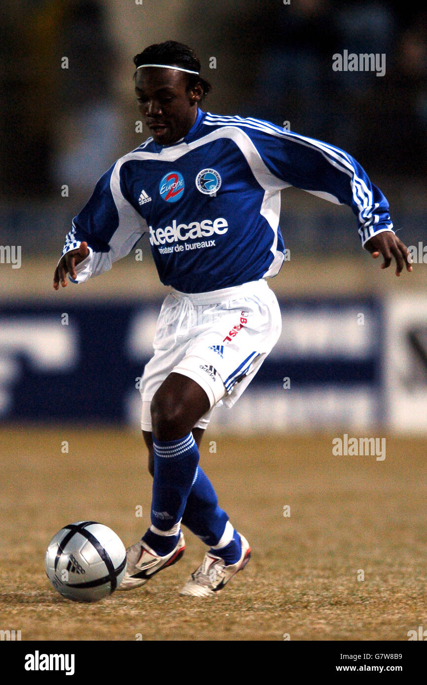 Calcio - Francia Premiere Division - Strasburgo / Caen - Stade de la Meinau. Arthur Boka, Strasburgo Foto Stock