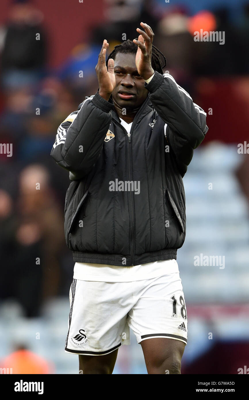 Swansea City's Bafetimbi Gomis durante la partita Barclays Premier League a Villa Park, Birmingham. Foto Stock