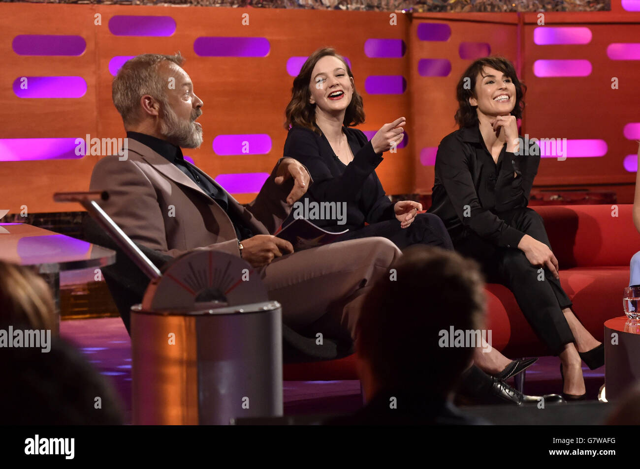 Noomi rapace durante le riprese dello show di graham norton immagini e