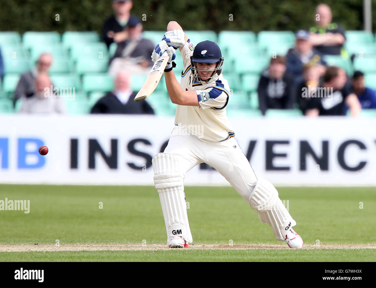 Alex Lees dello Yorkshire pipistrelli durante il secondo giorno della partita del campionato della contea di LV a New Road, Worcester. Foto Stock