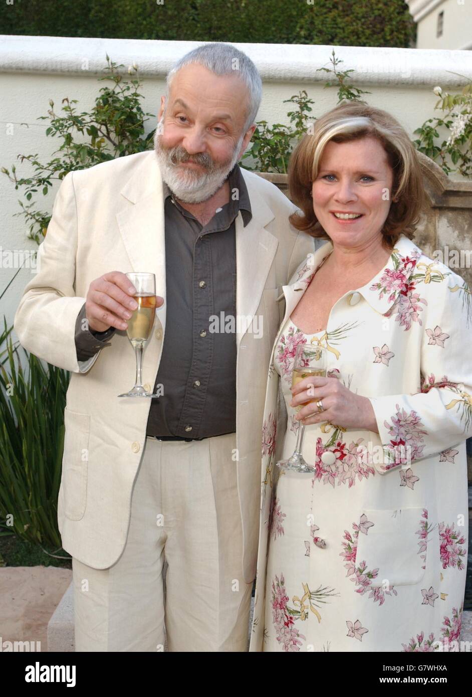Ricevimento pre-Oscar - Consolato britannico. Il regista Mike Leigh e l'attrice Imelda Staunton. Foto Stock