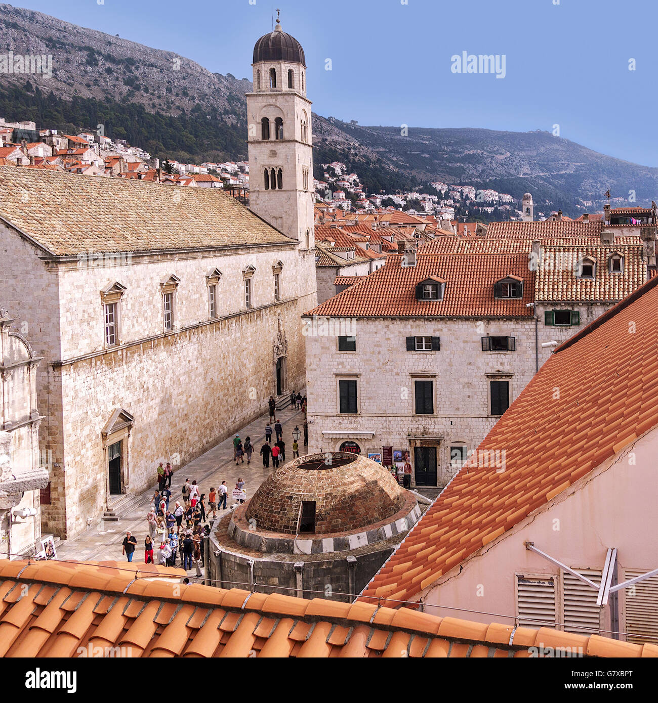 Il monastero francescano e la grande fontana di Onofrio Dubrovnik Croazia Foto Stock