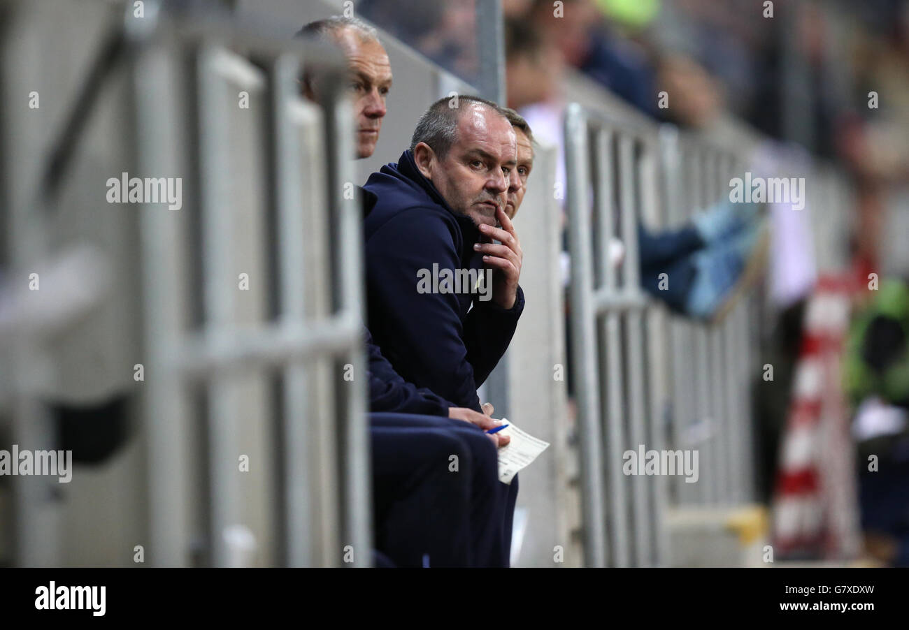 Calcio - Sky Bet Championship - Rotherham United v Reading - New York Stadium. Direttore di lettura Steve Clarke Foto Stock