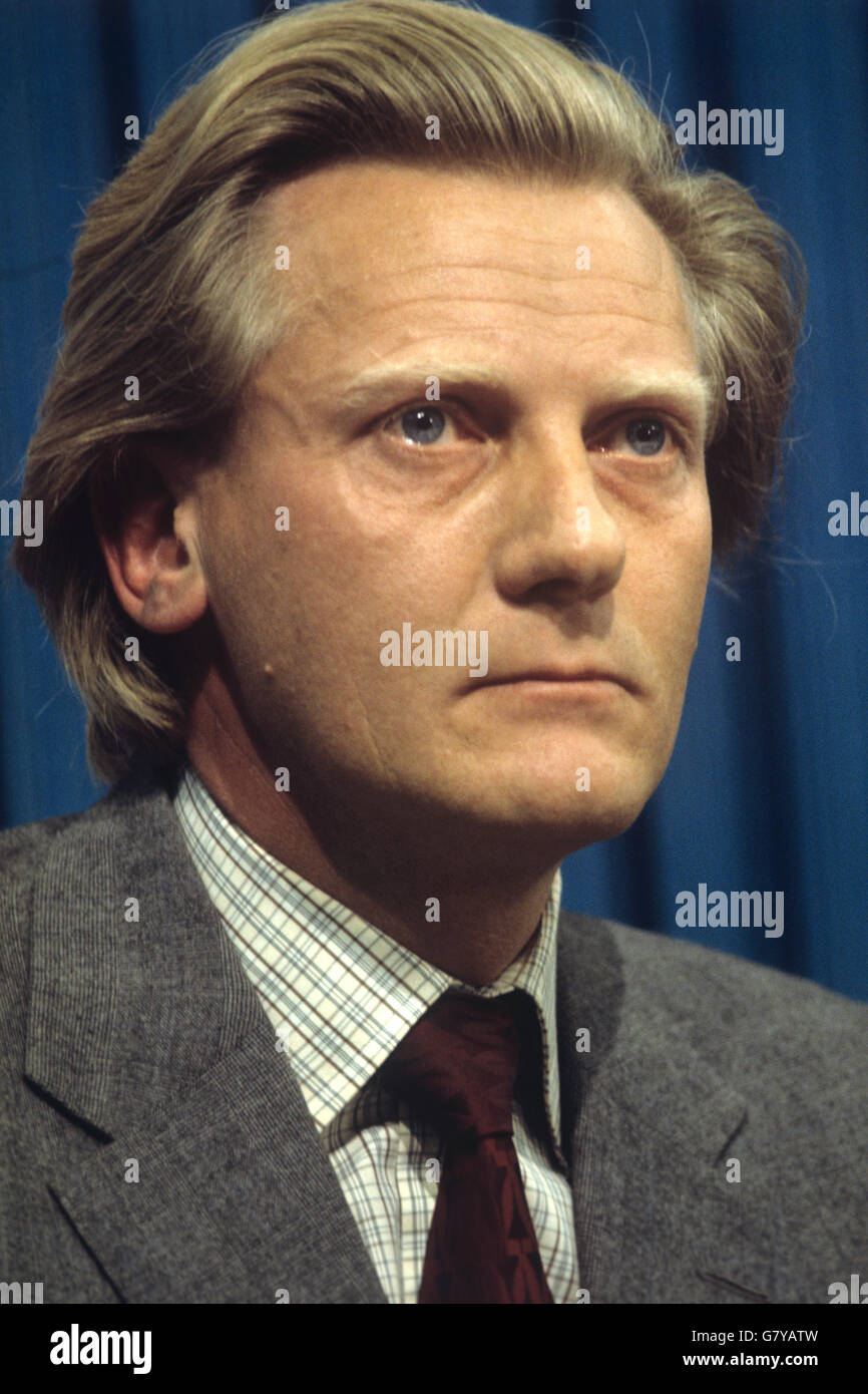 Michael Heseltine, portavoce conservatore per l'ambiente, si rivolge a una conferenza stampa durante la campagna elettorale. Foto Stock