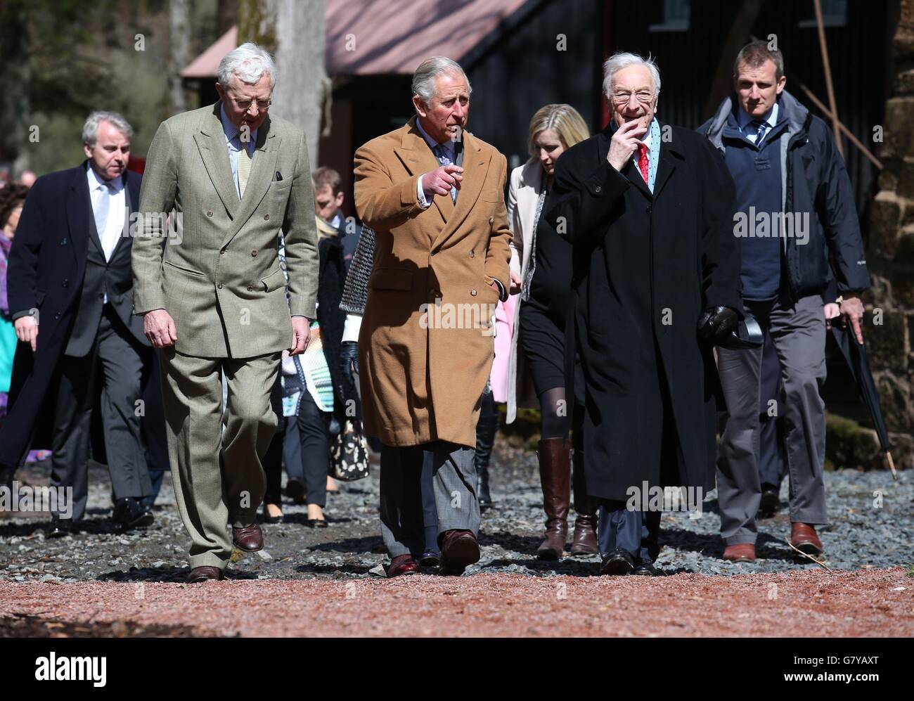 Il Principe di Galles (conosciuto come il Duca di Rothesay in Scozia, centro) al Morphy Richards Engineering Education Center presso la Dumfries House Estate che ha ufficialmente aperto, come parte di una visita di due giorni in Ayrshire. Foto Stock