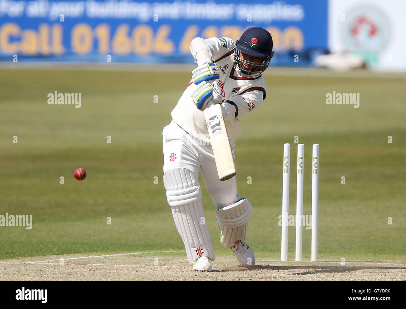 Cricket - LV County Championship - Divisione due - giorno due - Northamptonshire / Lancashire - The County Ground. Ashwell Prince del Lancashire si è impresso durante il campionato della contea di LV, la divisione due al terreno della contea, Northamptonshire. Foto Stock