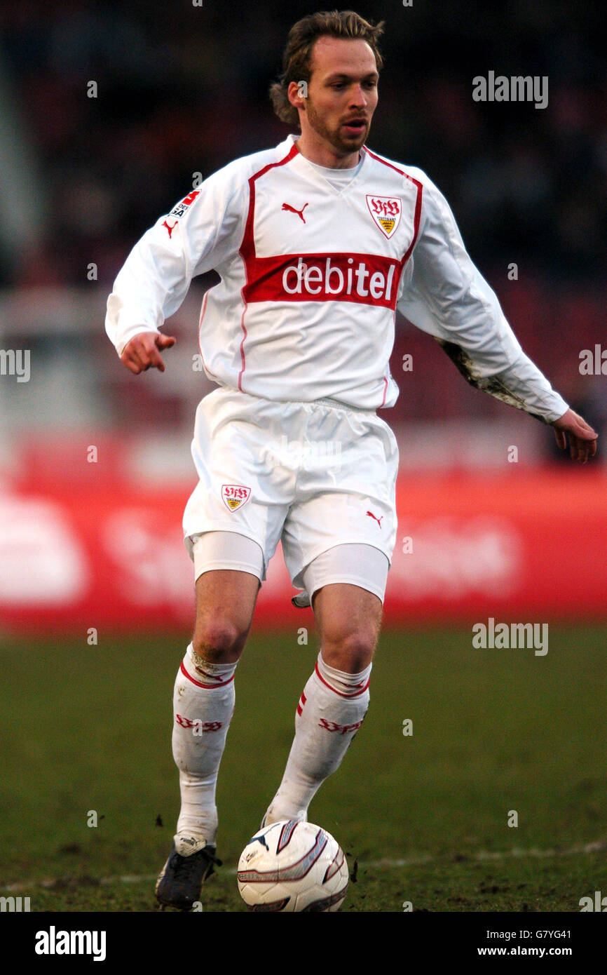 Calcio - Bundesliga tedesca - VFB Stuttgart v Hertha Berlin - Gottlieb Daimler Stadion. Andreas Hinkel, VFB Stoccarda Foto Stock