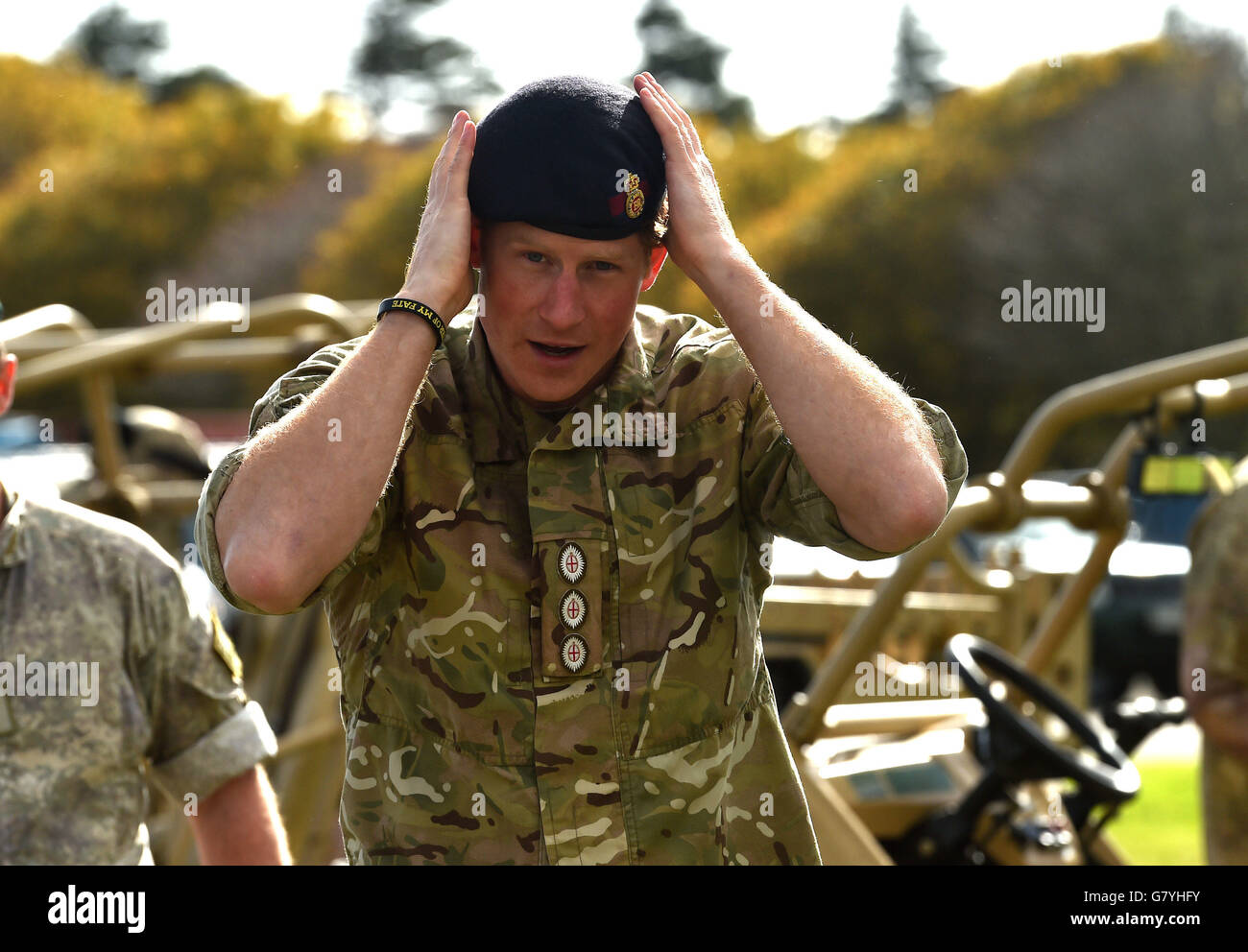 Il Principe Harry durante una visita al campo militare di Linton, vicino a Palmerston North, sull'ultima tappa del suo tour della Nuova Zelanda. Foto Stock