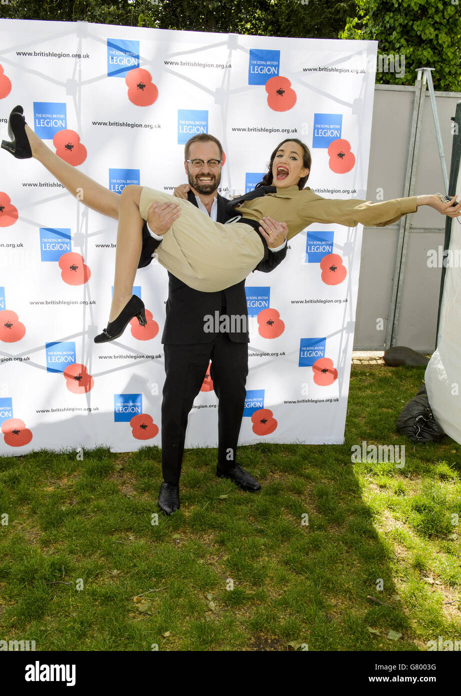 Alfie boe e Laura Wright hanno ritratto il backstage durante il VE Day 70: Un concerto Party to Remember sulla Horse Guards Parade, Whitehall, Londra. Foto Stock