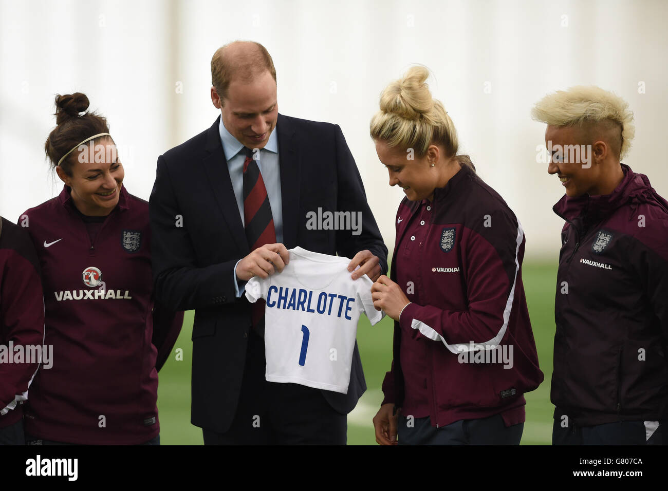 Il principe William visita a FA National Football Center Foto Stock