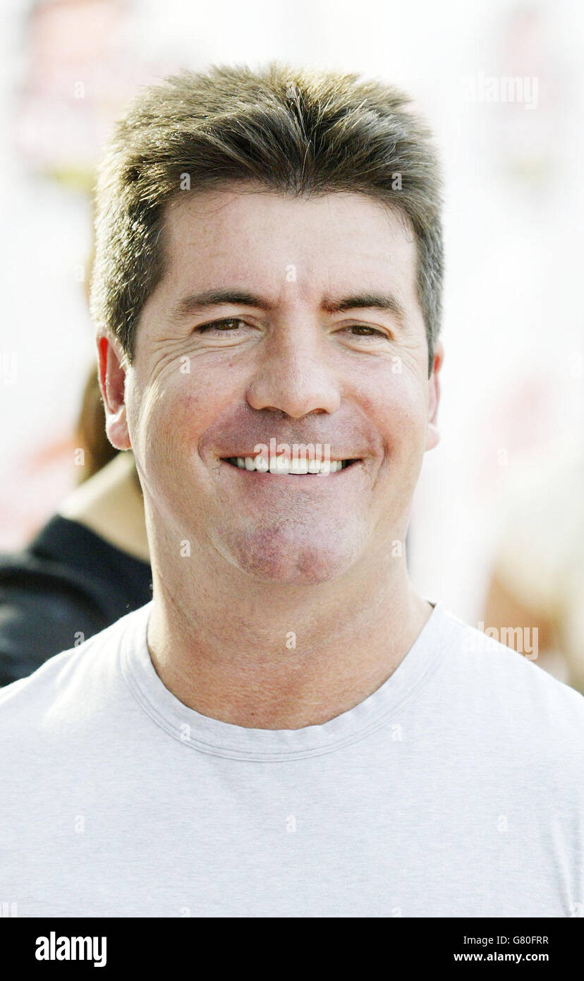 Nickelodeon's 18th Annual Kid's Choice Awards - Pauley Pavilion - UCLA Campus. Giudice americano Idol Simon Cowell. Foto Stock