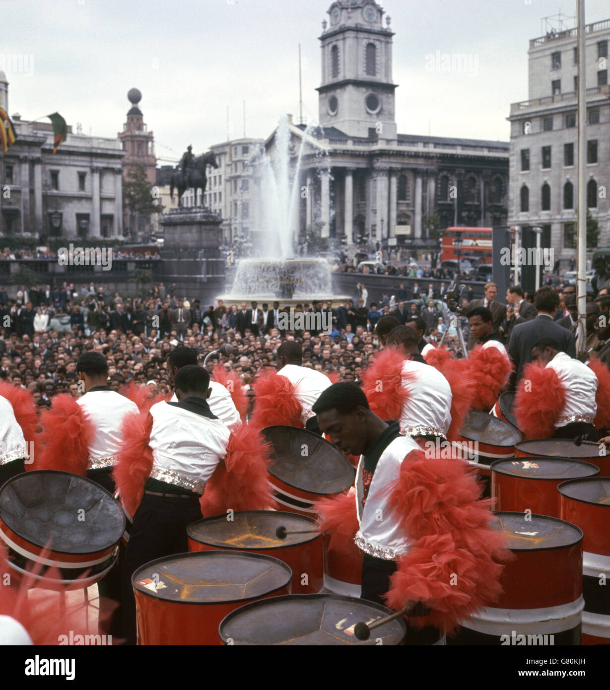 Scene di Londra - Commonwealth Arts Festival - Trafalgar Square Foto Stock