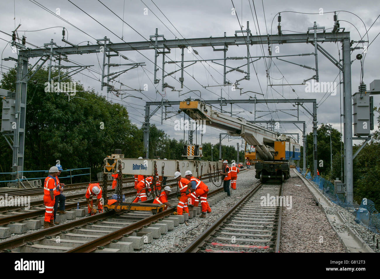 Forzare il nuovo via in linea a Bourne End durante la linea principale della costa occidentale di aggiornamento. Foto Stock