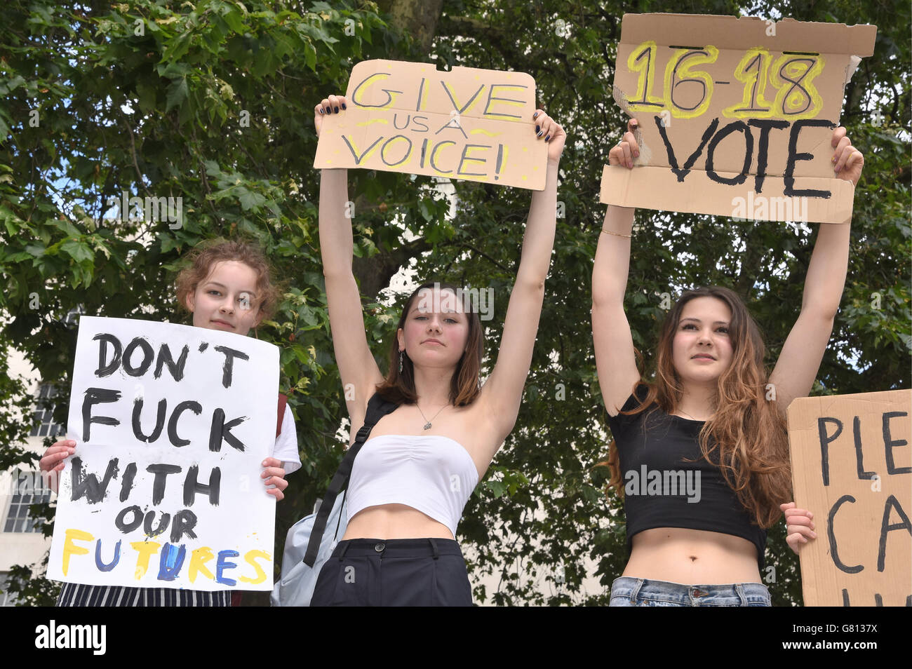 Gli adolescenti protestare contro Brexit e il diritto di 16-17 anni per avere un voto,Whitehall,London.UK Foto Stock