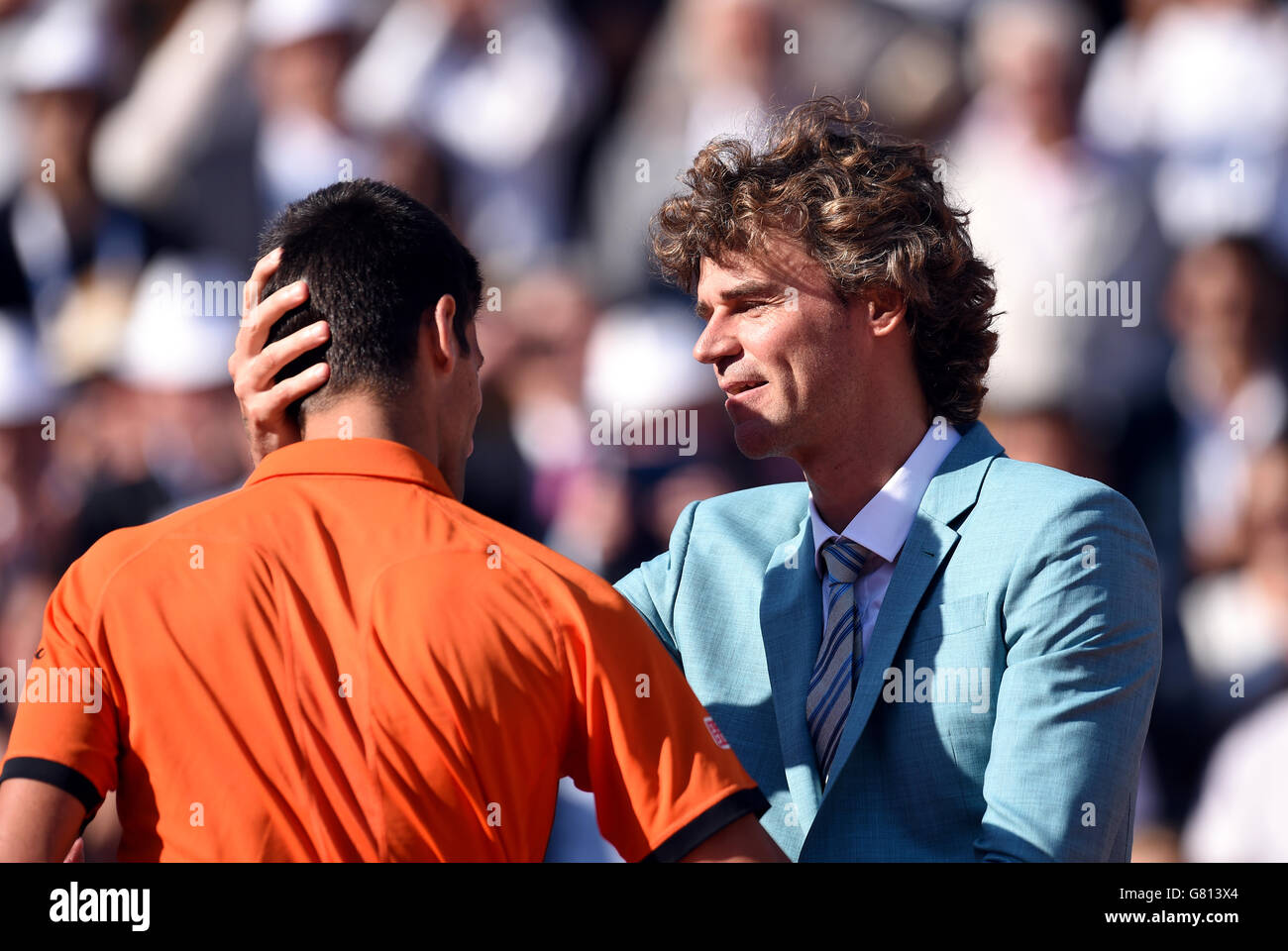 Novak Djokovic e Gustavo Kuerten il giorno quindici del French Open a Roland Garros il 7 giugno 2015 a Parigi, Francia Foto Stock