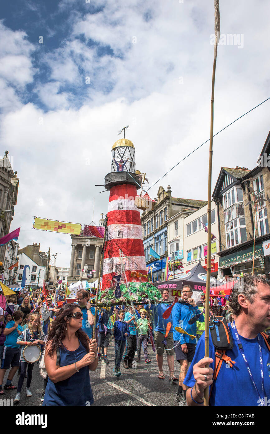 Il giorno Mazey celebrazioni a Penzance, Cornwall. Foto Stock