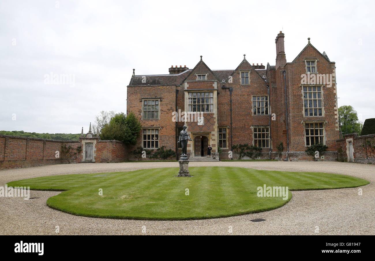L'ingresso principale a Chequers, residenza ufficiale del primo ministro vicino a Ellesborough nel Buckinghamshire. Foto Stock
