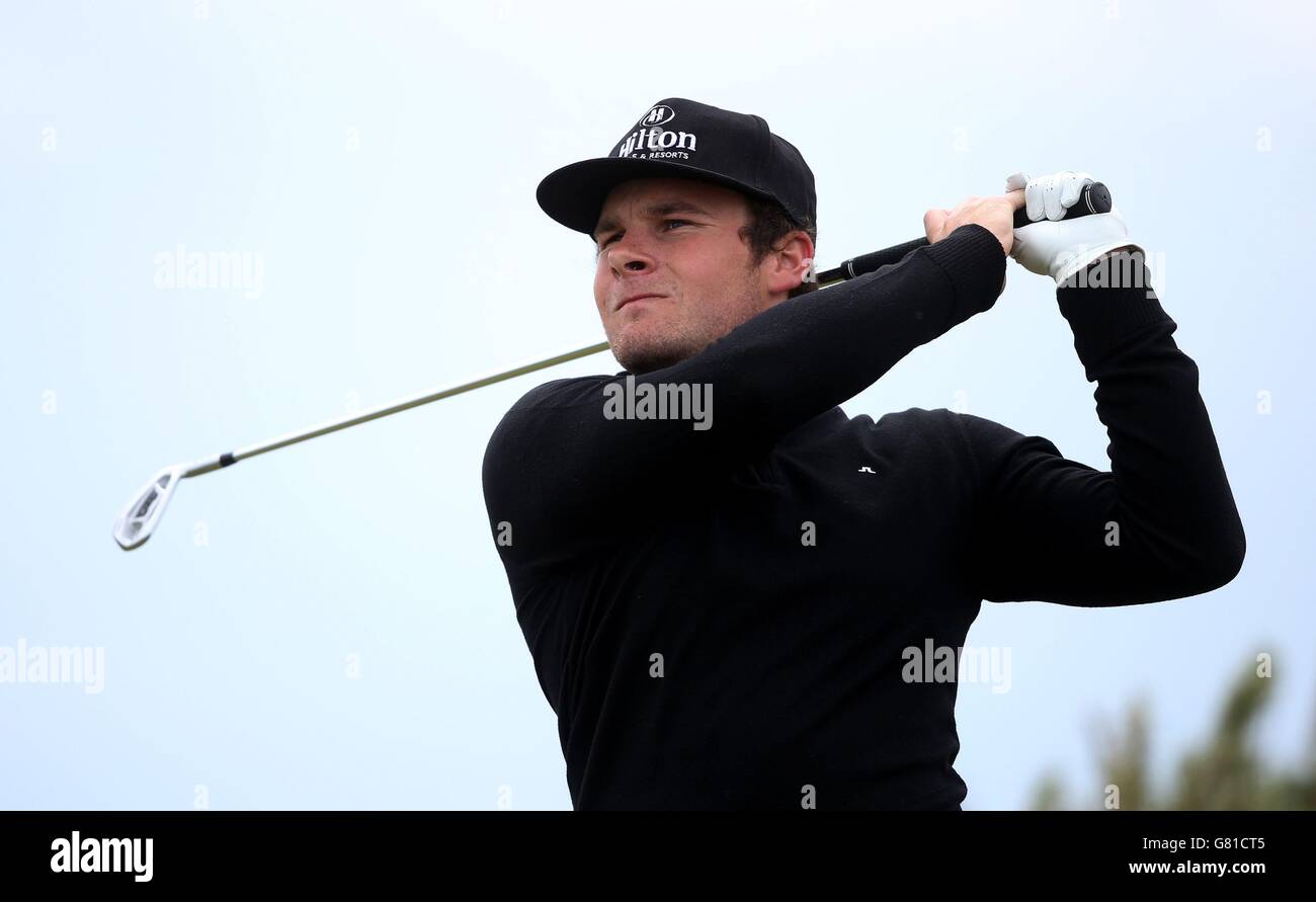 Tyrrell Hatton sul terzo tee box durante il terzo giorno del Dubai Duty Free Irish Open al Royal County Down Golf Club, Newcastle. Foto Stock