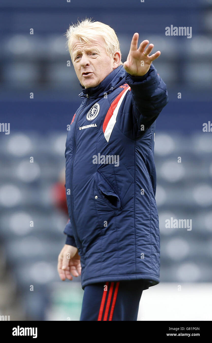 Calcio - International friendly - Scozia v Qatar - Scotland Training Session - Hampden Park. Il manager scozzese Gordon Strachan durante la sessione di allenamento a Hampden Park, Glasgow. Foto Stock