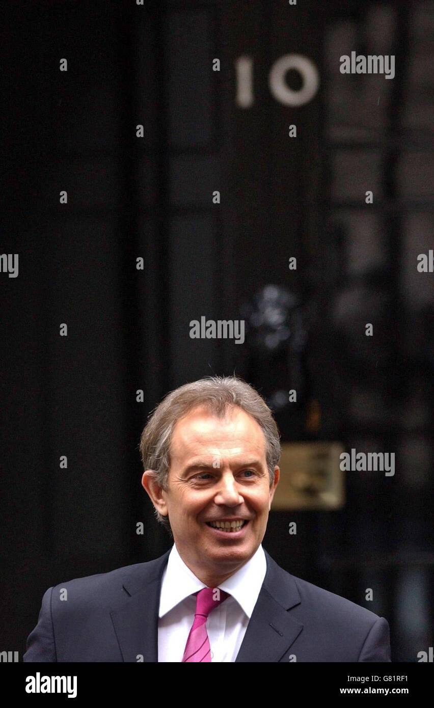 Il primo ministro britannico Tony Blair per il tempo delle interrogazioni del primo ministro alla Camera dei Comuni. Sarà l'ultima sessione di PMQ prima che il Parlamento venga sciolto in vista delle elezioni generali di maggio. Foto Stock