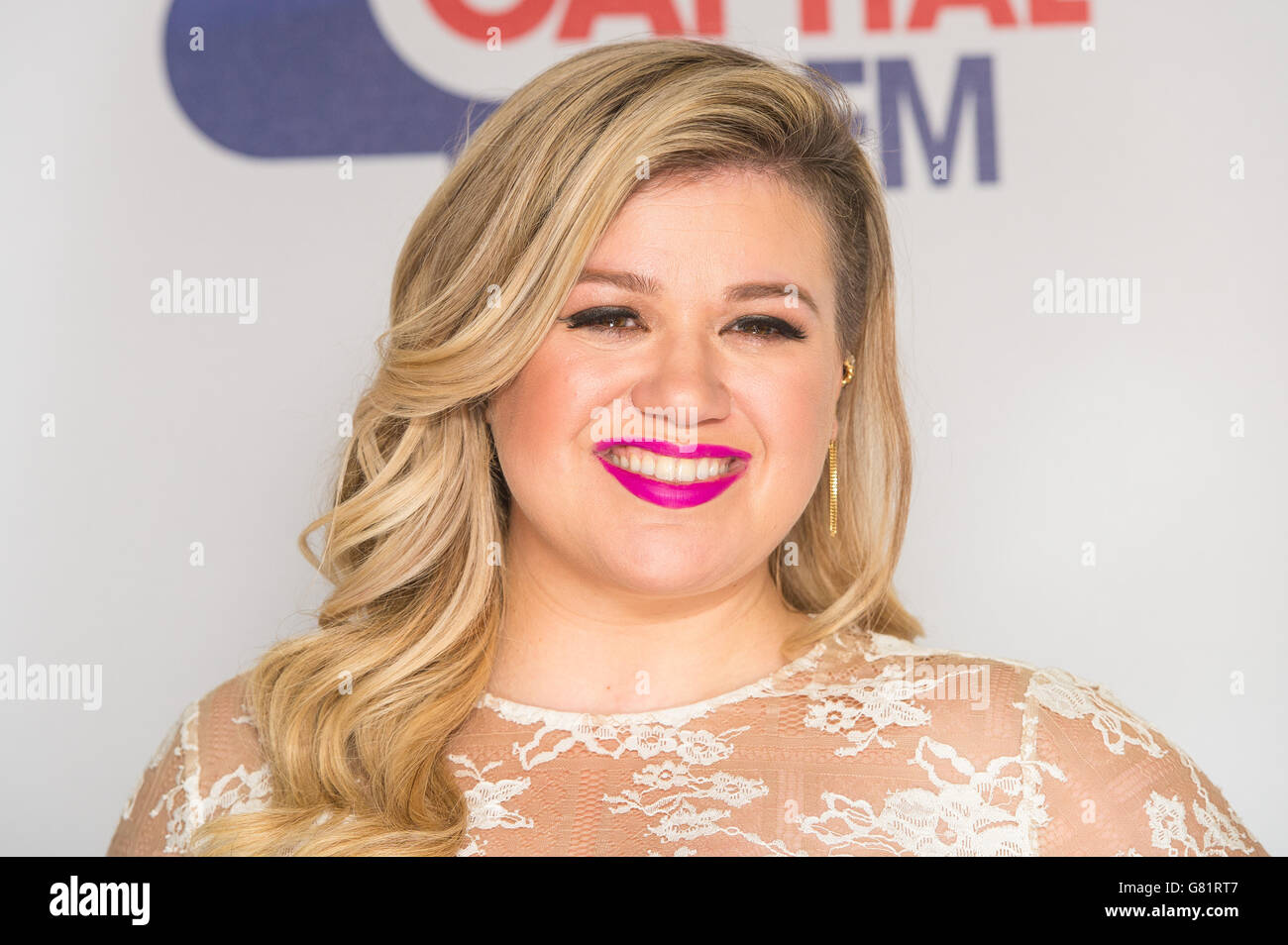 Backstage di Kelly Clarkson al Capital FM Summertime Ball tenutosi al Wembley Stadium di Londra. PREMERE ASSOCIAZIONE foto. Data immagine: Sabato 6 giugno 2015. Guarda la storia di PA SHOWBIZ Summertime. Il credito fotografico dovrebbe essere: Dominic Lipinski/PA Wire Foto Stock