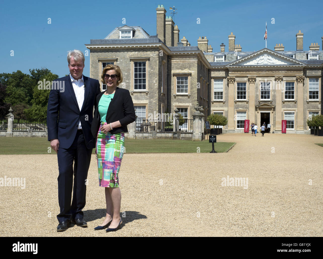 Earl Spencer e Darcey Bussell di fronte ad Althorp House, nel Northamptonshire. L'Althorp Literary Festival si svolge ogni anno presso la Althorp House, sede della famiglia Spencer. Foto Stock