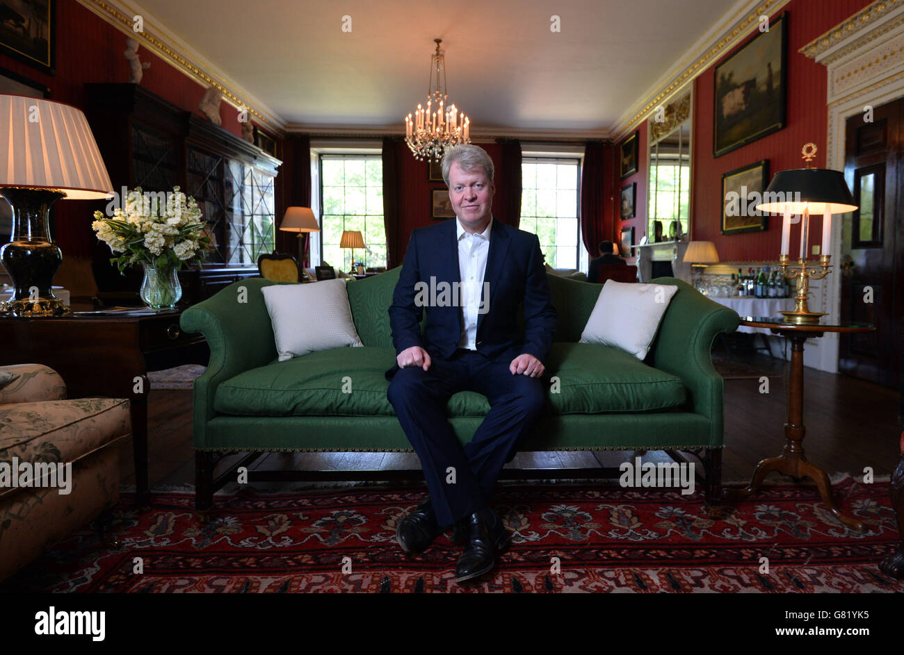 Earl Spencer nella sala Sunderland di Althorp House, nel Northamptonshire. L'Althorp Literary Festival si svolge ogni anno presso la Althorp House, sede della famiglia Spencer. Foto Stock