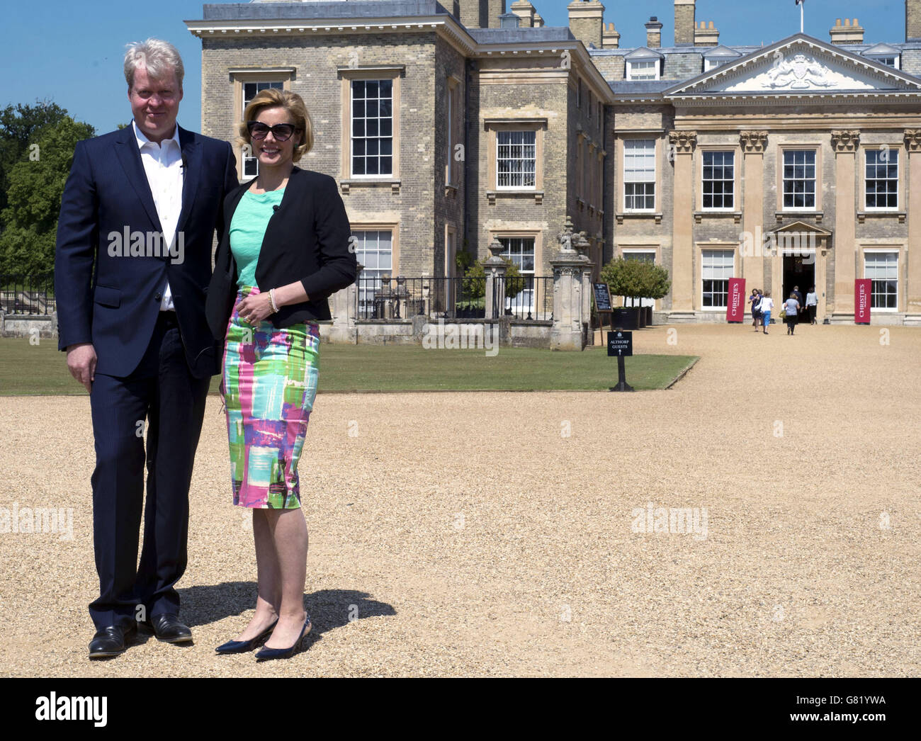 Earl Spencer e Darcey Bussell di fronte ad Althorp House, nel Northamptonshire. L'Althorp Literary Festival si svolge ogni anno presso la Althorp House, sede della famiglia Spencer. Foto Stock
