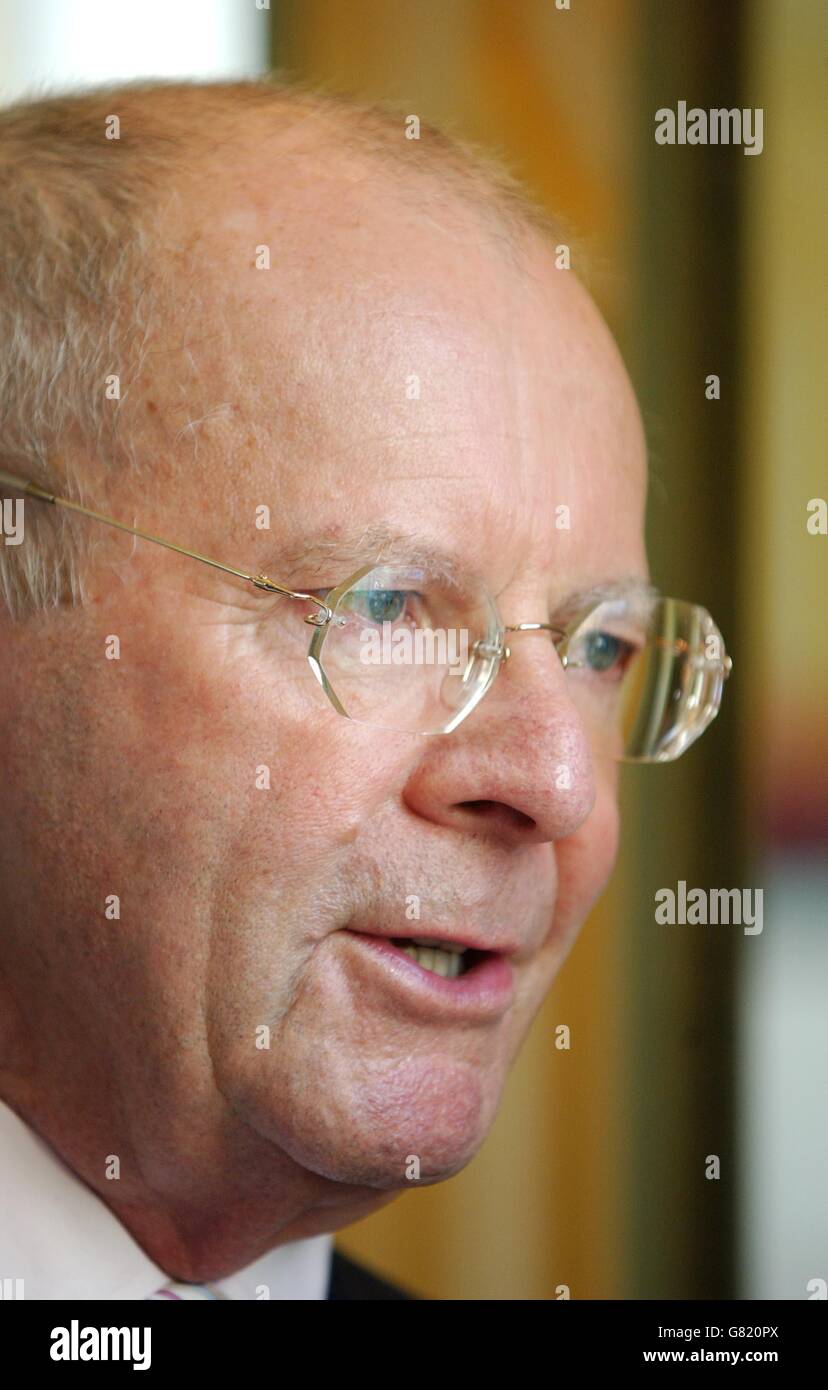 704th Foyles Literary Luncheon - The Dorchester Hotel. L'autore più venduto Wilbur Smith. Foto Stock