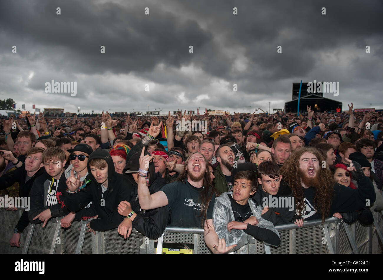 Scarica Festival 2015 - giorno tre - Donington Park. Festival Goers il giorno 3 del festival Download il 14 giugno 2015 a Donnington Park, Regno Unito Foto Stock