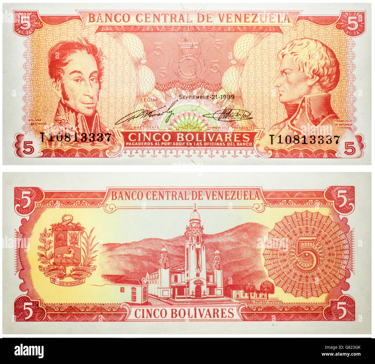 La banconota 5 Bolivares Venezuela isolato su bianco emesso su 1989. Sulla parte anteriore Simon Bolivar a sinistra, Francisco de Miranda a destra. Foto Stock