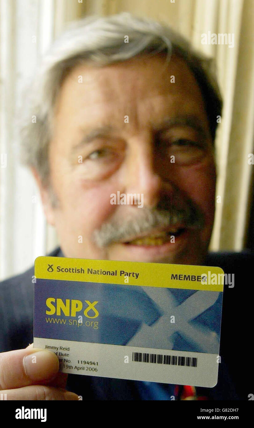 Jimmy Reid (leader del famoso lavoro dei costruttori navali di Clyde superiore nel 1971) e un rispettato sindacalista, hanno annunciato di essere entrato a far parte del Partito Nazionale Scozzese durante una conferenza stampa con il leader della SNP Alex Salmond a Dundee. Foto Stock