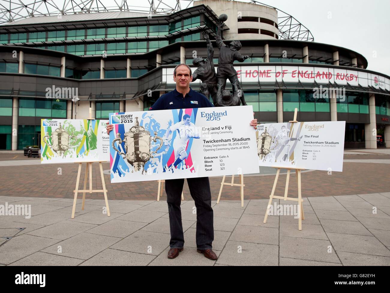 L'ex capitano e allenatore inglese Martin Johnson durante un evento mediatico che svela il design del biglietto per la Coppa del mondo di rugby 2015 a Twickenham, Londra. Foto Stock