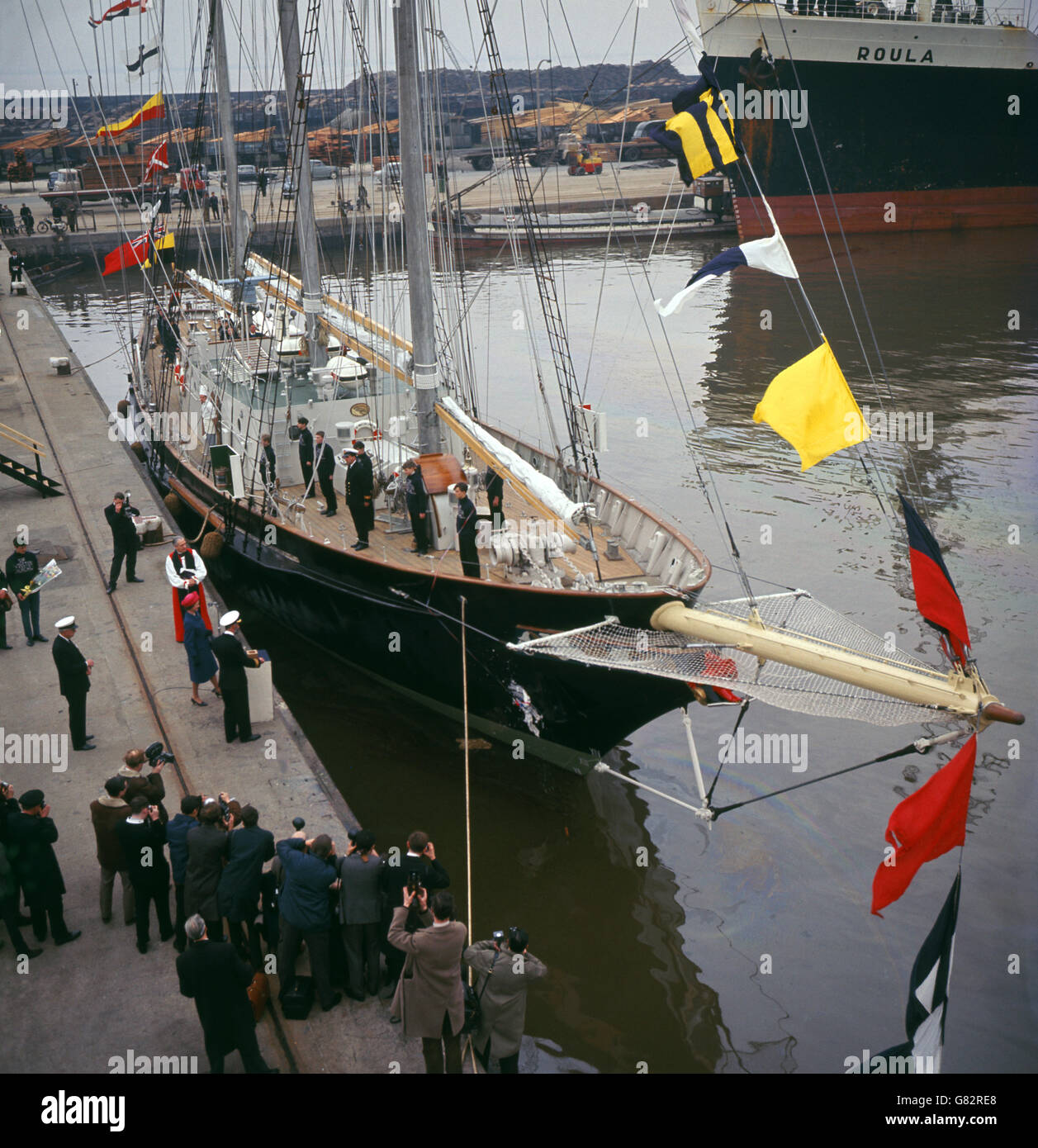 La nave da addestramento 'ir Winston Churchill' si vestì a Hull prima di partire per le prove del motore. È di proprietà di Tall Ships Youth Trust ed è stata costruita ad Hessle, nello Yorkshire da Richard Dunston Ltd Foto Stock
